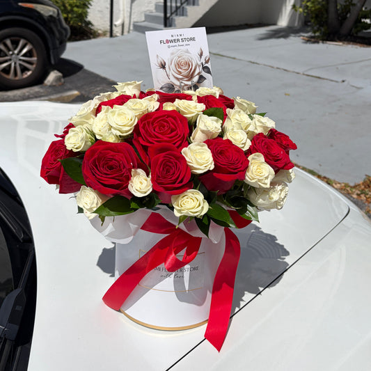 White And Red Roses In A Flower Box - Miami Flower Store Same-Day Delivery Fort Lauderdale Brickell Aventura Las Olas Hallendale Beach Hollywood Sunny Isles