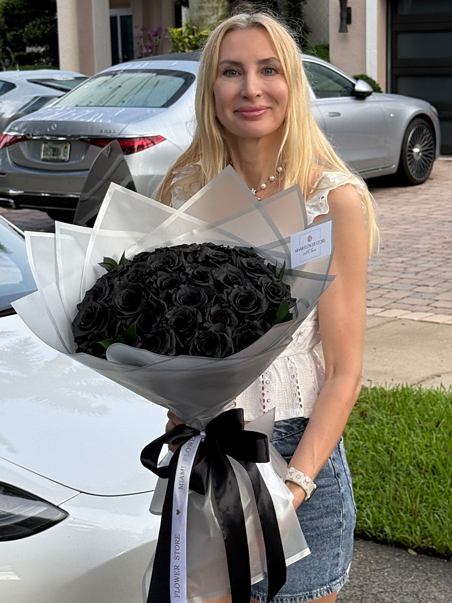 Black Rose Flower Bouquet - Miami Flower Store Same-Day Delivery Fort Lauderdale Brickell Aventura Las Olas Hallendale Beach Hollywood Sunny Isles