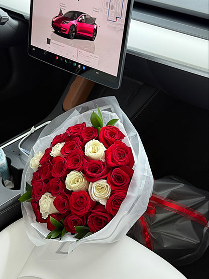 25 Red & White Rose Flower Bouquet Classic Bouquet - Miami Flower Store Same-Day Delivery Fort Lauderdale Brickell Aventura Las Olas Hallendale Beach Hollywood Sunny Isles