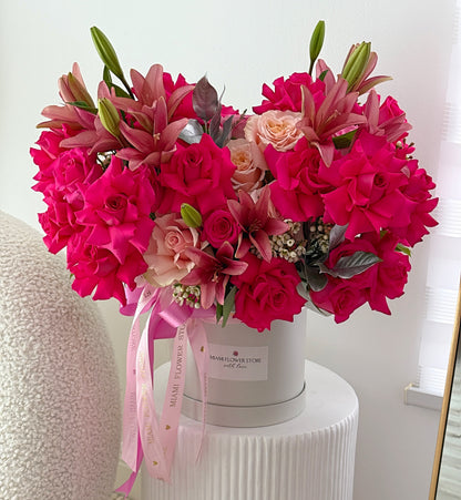 Lilies And Hot Pink Roses In A Box - Miami Flower Store Same-Day Delivery Fort Lauderdale Brickell Aventura Las Olas Hallendale Beach Hollywood Sunny Isles