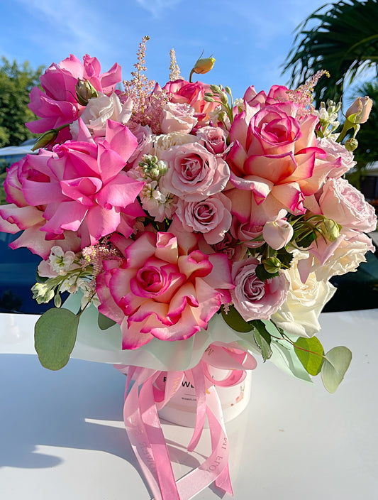 Spray Rose Bouquet In A  Box - Miami Flower Store Same-Day Delivery Fort Lauderdale Brickell Aventura Las Olas Hallendale Beach Hollywood Sunny Isles