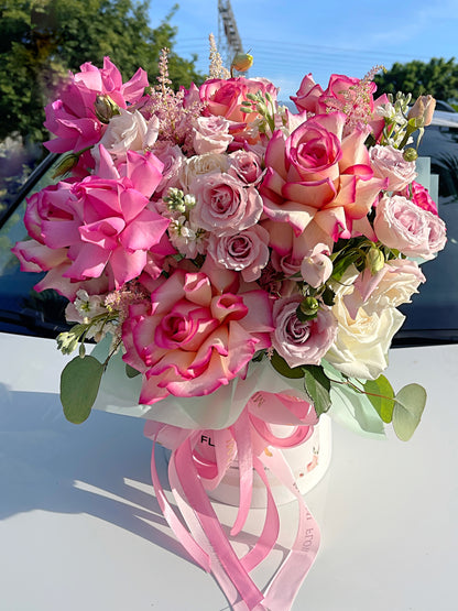 Spray Rose Bouquet In A  Box - Miami Flower Store Same-Day Delivery Fort Lauderdale Brickell Aventura Las Olas Hallendale Beach Hollywood Sunny Isles