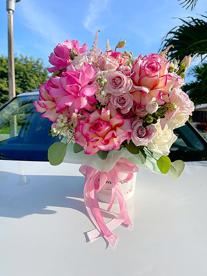 Spray Rose Bouquet In A  Box - Miami Flower Store Same-Day Delivery Fort Lauderdale Brickell Aventura Las Olas Hallendale Beach Hollywood Sunny Isles