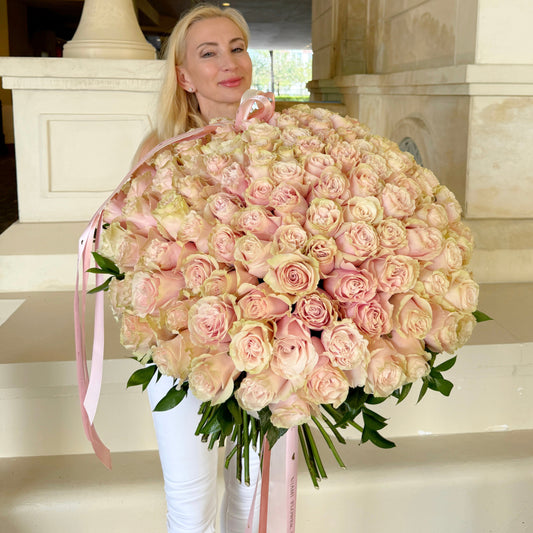 200 Pink Rose Hand Bouquet - Miami Flower Store Same-Day Delivery Fort Lauderdale Brickell Aventura Las Olas Hallendale Beach Hollywood Sunny Isles