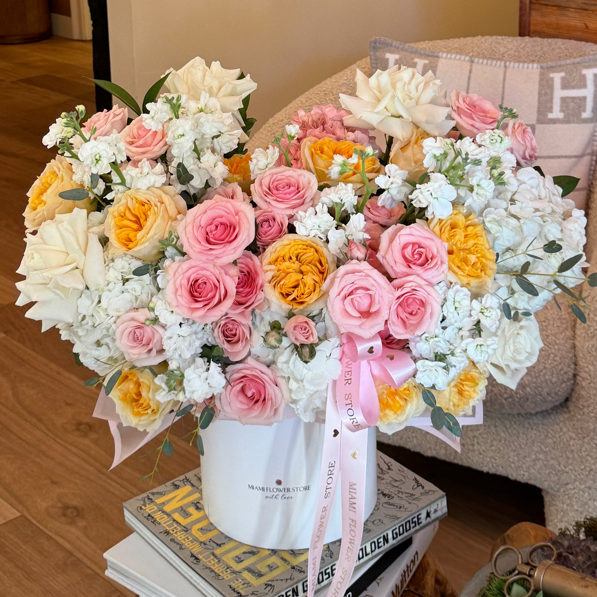 White, Pink & Yellow Roses in A Flower Box - Miami Flower Store Same-Day Delivery Fort Lauderdale Brickell Aventura Las Olas Hallendale Beach Hollywood Sunny Isles