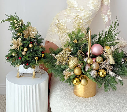 Christmas Tree In Santa Claus's Sleigh - Miami Flower Store Same-Day Delivery Fort Lauderdale Brickell Aventura Las Olas Hallendale Beach Hollywood Sunny Isles