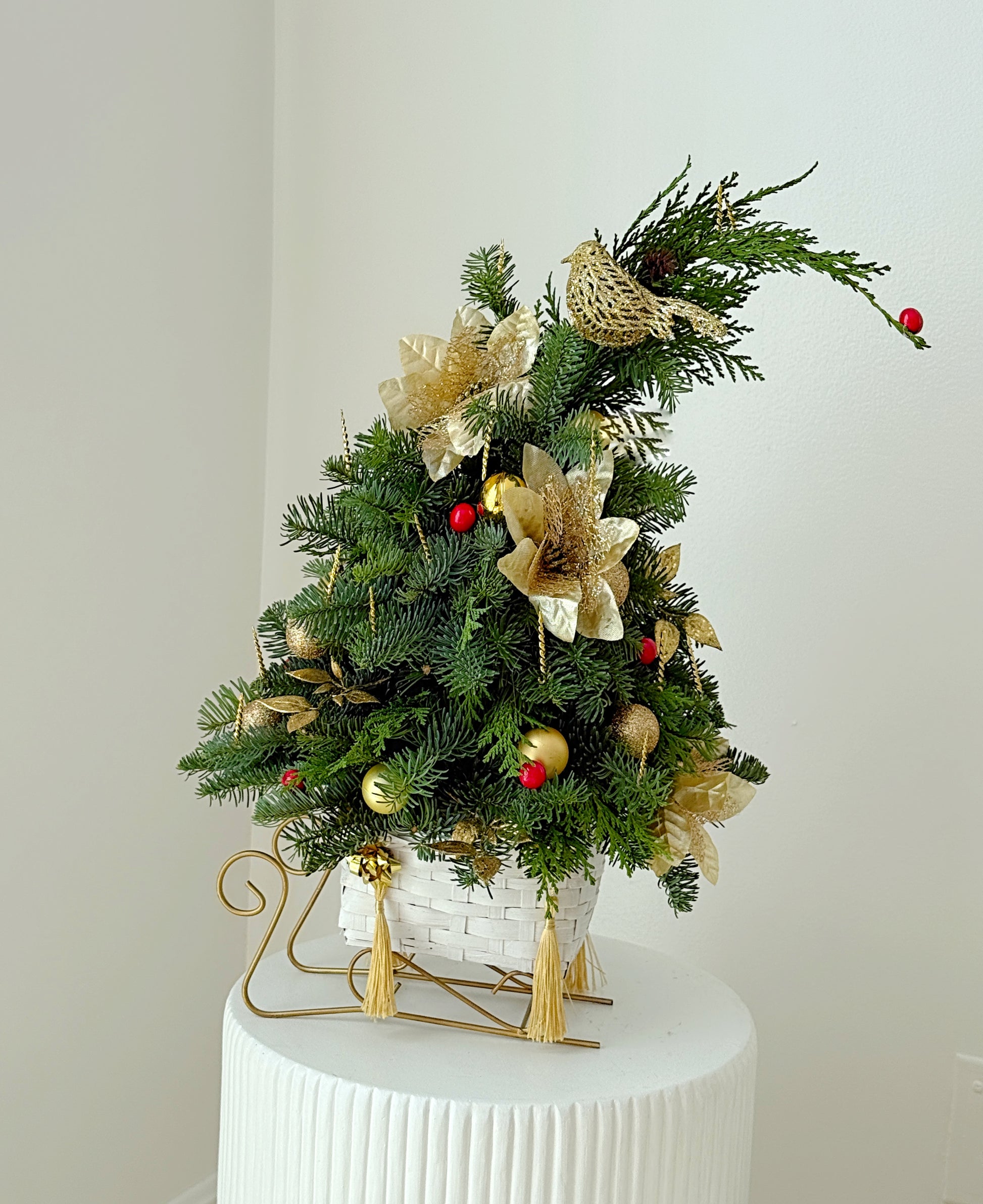 Christmas Tree In Santa Claus's Sleigh - Miami Flower Store Same-Day Delivery Fort Lauderdale Brickell Aventura Las Olas Hallendale Beach Hollywood Sunny Isles