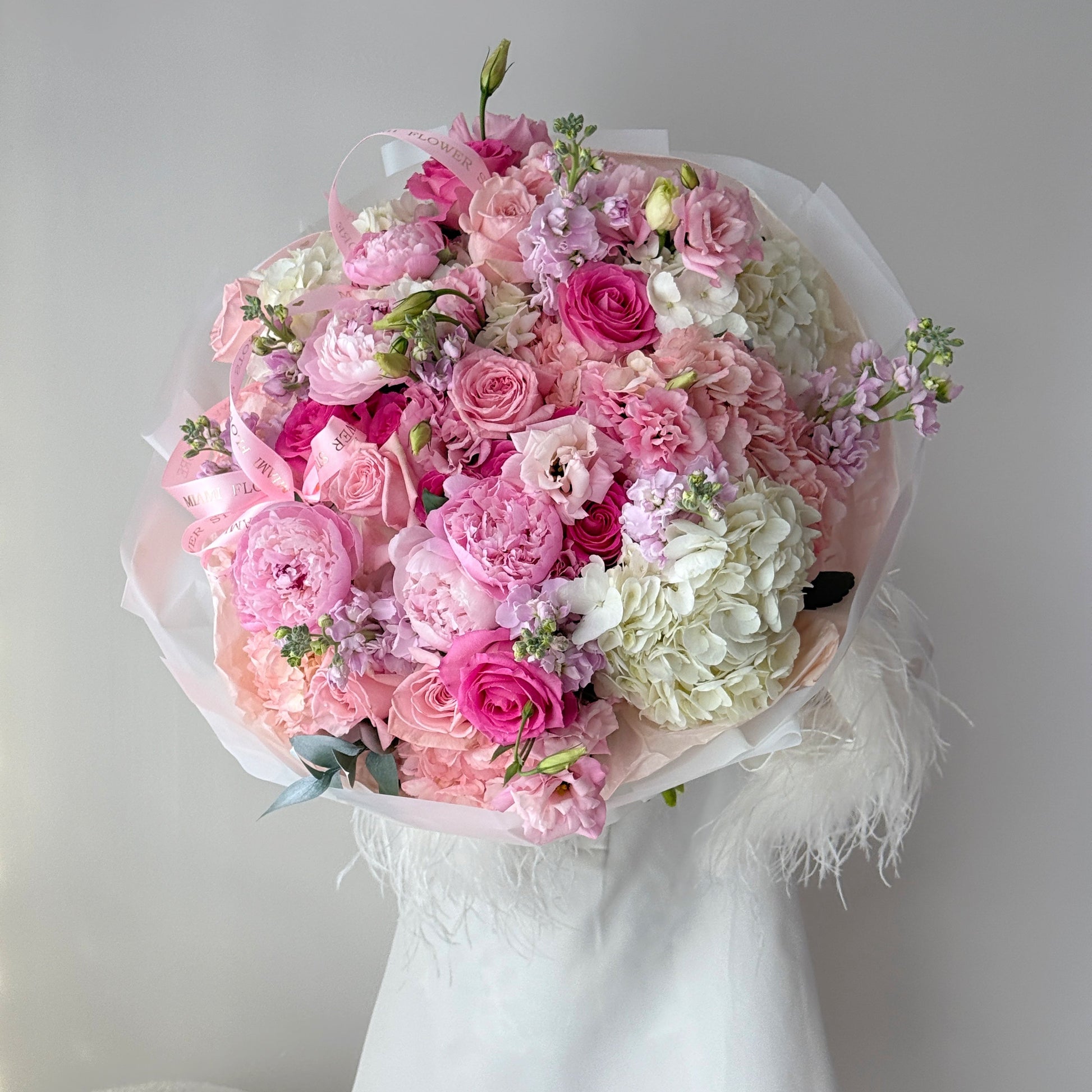 Luxury Peony Flower Bouquet With Roses And Lithianthus - Miami Flower Store Same-Day Delivery Fort Lauderdale Brickell Aventura Las Olas Hallendale Beach Hollywood Sunny Isles