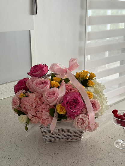Hydrangea And Rose Basket - Miami Flower Store Same-Day Delivery Fort Lauderdale Brickell Aventura Las Olas Hallendale Beach Hollywood Sunny Isles
