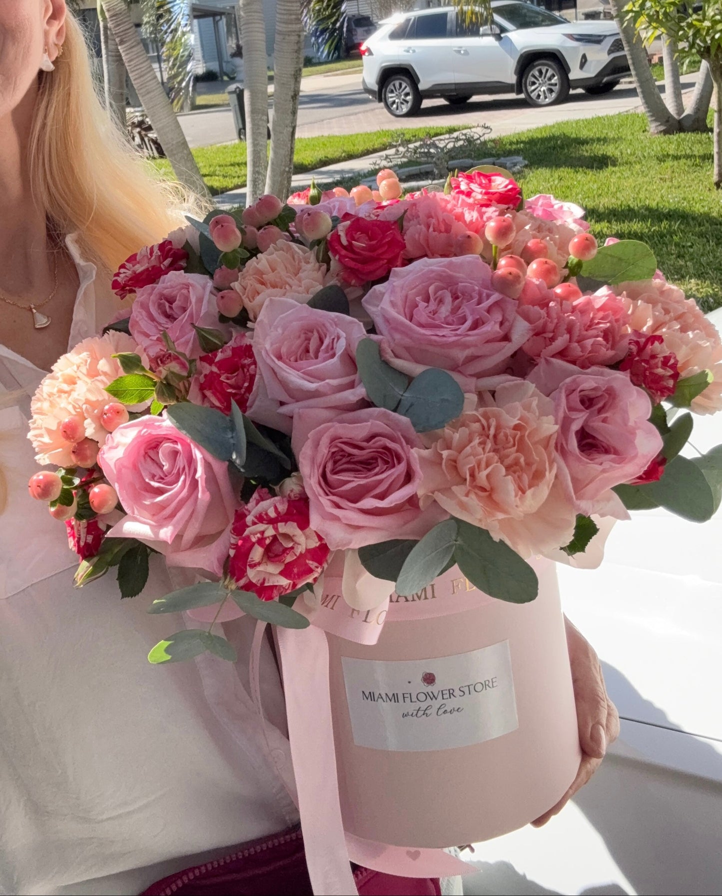 Roses & Carnations Flower Bouquet In A Box - Miami Flower Store Same-Day Delivery Fort Lauderdale Brickell Aventura Las Olas Hallendale Beach Hollywood Sunny Isles