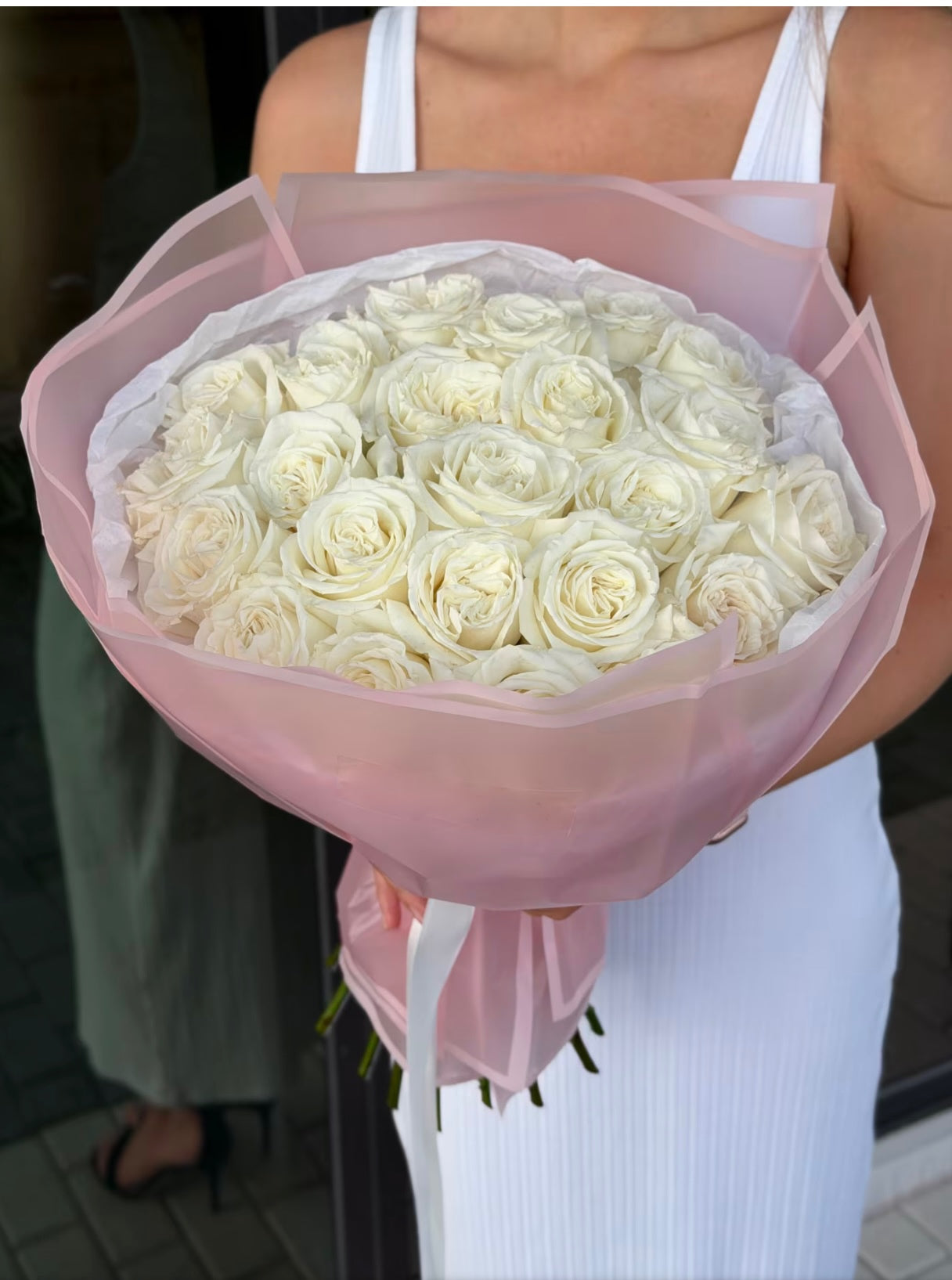 25 White Rose Flower Bouquet - Miami Flower Store Same-Day Delivery Fort Lauderdale Brickell Aventura Las Olas Hallendale Beach Hollywood Sunny Isles