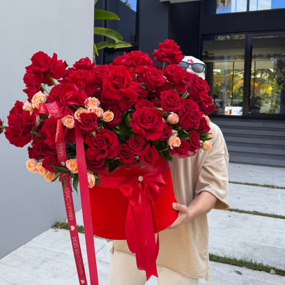 Red Rose Flower Arrangement In A Velvet Box/ Love Story/Romantic gift - Miami Flower Store Same-Day Delivery Fort Lauderdale Brickell Aventura Las Olas Hallendale Beach Hollywood Sunny Isles