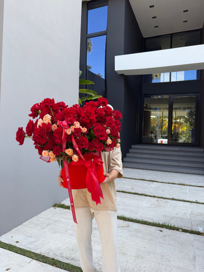 Red Rose Flower Arrangement In A Velvet Box/ Love Story/Romantic gift - Miami Flower Store Same-Day Delivery Fort Lauderdale Brickell Aventura Las Olas Hallendale Beach Hollywood Sunny Isles