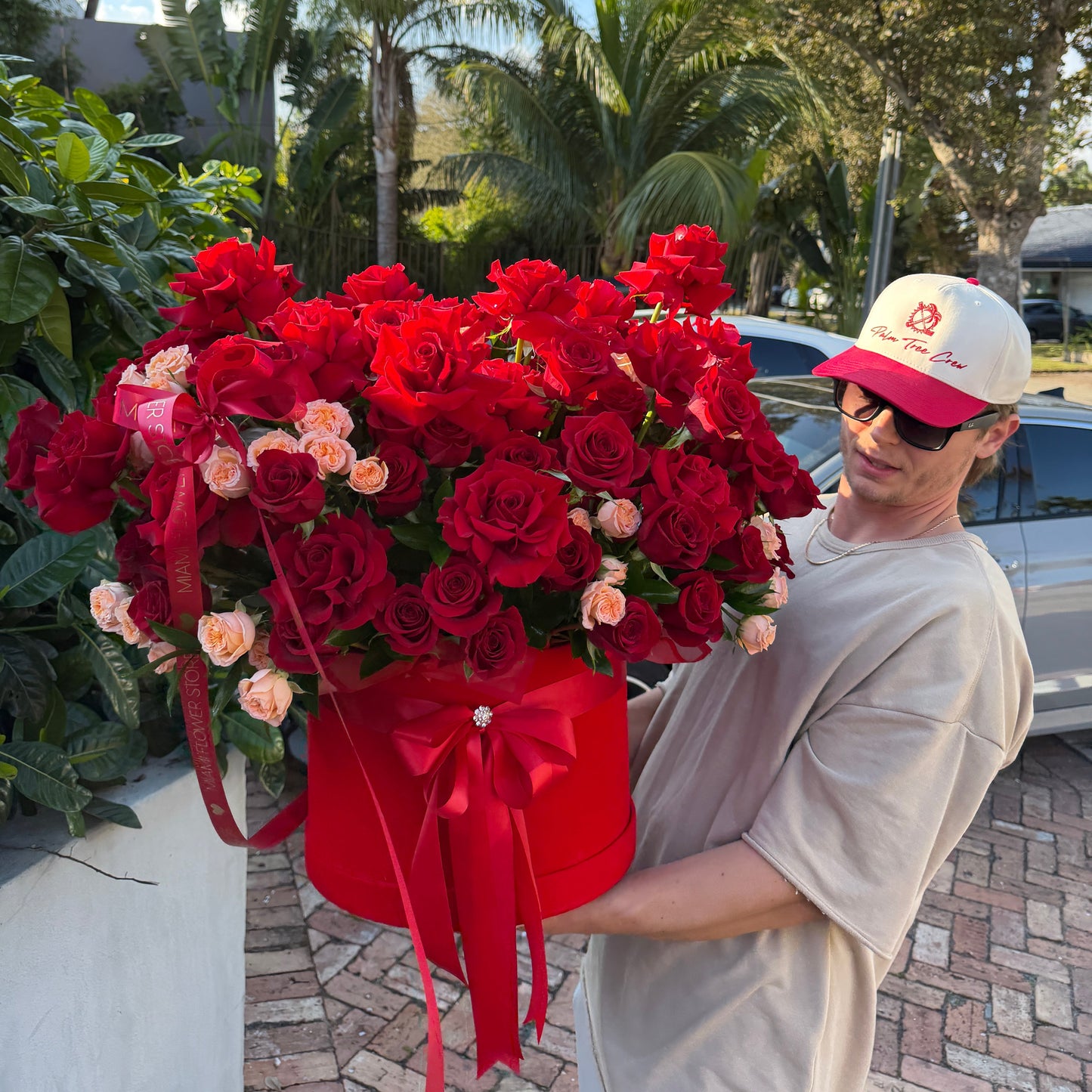 Red Rose Flower Arrangement In A Velvet Box/ Love Story/Romantic gift - Miami Flower Store Same-Day Delivery Fort Lauderdale Brickell Aventura Las Olas Hallendale Beach Hollywood Sunny Isles
