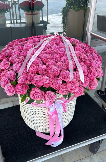 Pink Roses Flower Basket - Miami Flower Store Same-Day Delivery Fort Lauderdale Brickell Aventura Las Olas Hallendale Beach Hollywood Sunny Isles