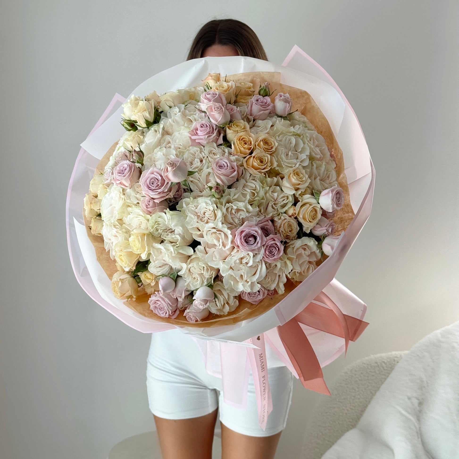 Beige Garden & Spray Rose Mix Flower Hand Bouquet - Miami Flower Store Delivery Fort Lauderdale