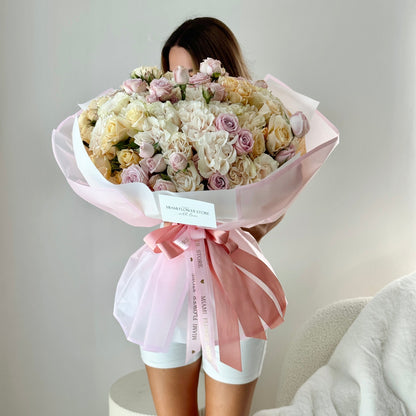 Beige Garden & Spray Rose Mix Flower Hand Bouquet - Miami Flower Store Delivery Fort Lauderdale