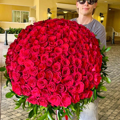 200 Red Rose Flower Bouquet With Greens - Miami Flower Store Delivery Fort Lauderdale