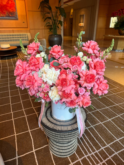 Orange, Pink, & White Rose Flower Mixed Bouquet In A Box - Miami Flower Store Same-Day Delivery Fort Lauderdale Brickell Aventura Las Olas Hallendale Beach Hollywood Sunny Isles