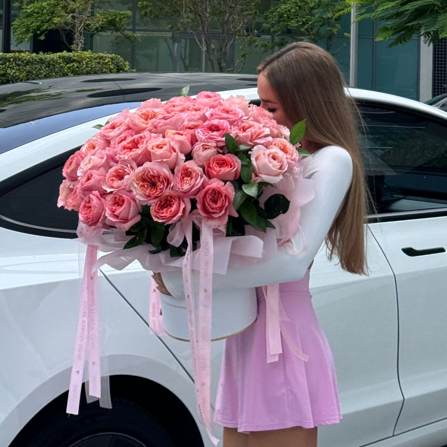 50 Peach Rose Flower Bouquet In A Box | Long Stem Roses - Miami Flower Store Same-Day Delivery Fort Lauderdale Brickell Aventura Las Olas Hallendale Beach Hollywood Sunny Isles