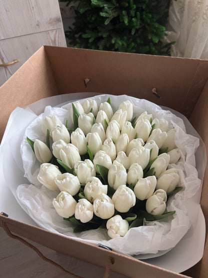 50 White Tulip Hand Flower Bouquet - Miami Flower Store Same-Day Delivery Fort Lauderdale Brickell Aventura Las Olas Hallendale Beach Hollywood Sunny Isles