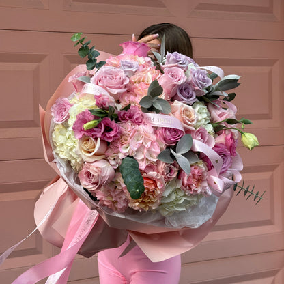 Pink & White Hydrangea Flower Bouquet With Roses & Spray Roses - Miami Flower Store Same-Day Delivery Fort Lauderdale Brickell Aventura Las Olas Hallendale Beach Hollywood Sunny Isles