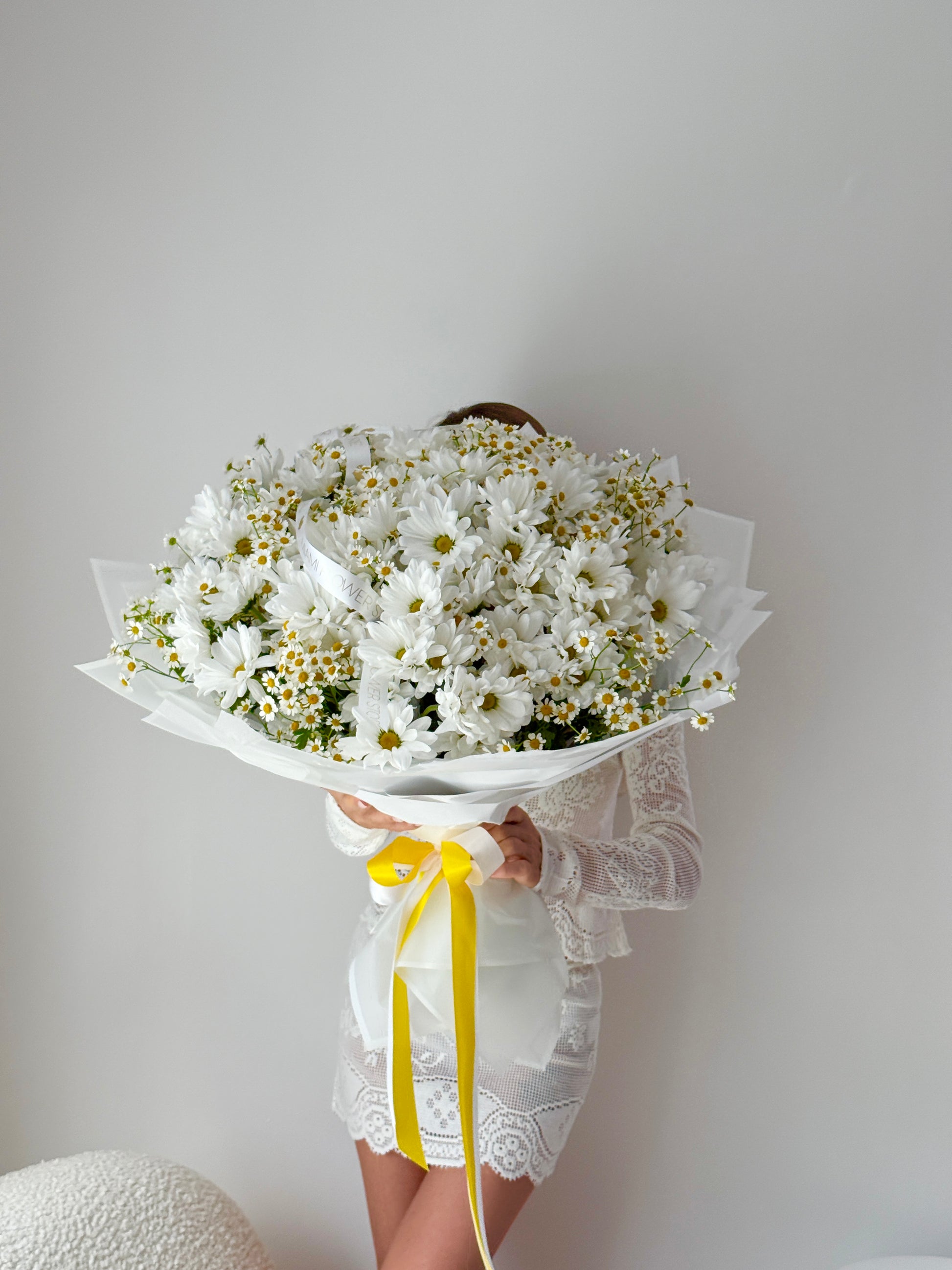Luxury Daisy Flower Bouquet - Miami Flower Store Same-Day Delivery Fort Lauderdale Brickell Aventura Las Olas Hallendale Beach Hollywood Sunny Isles