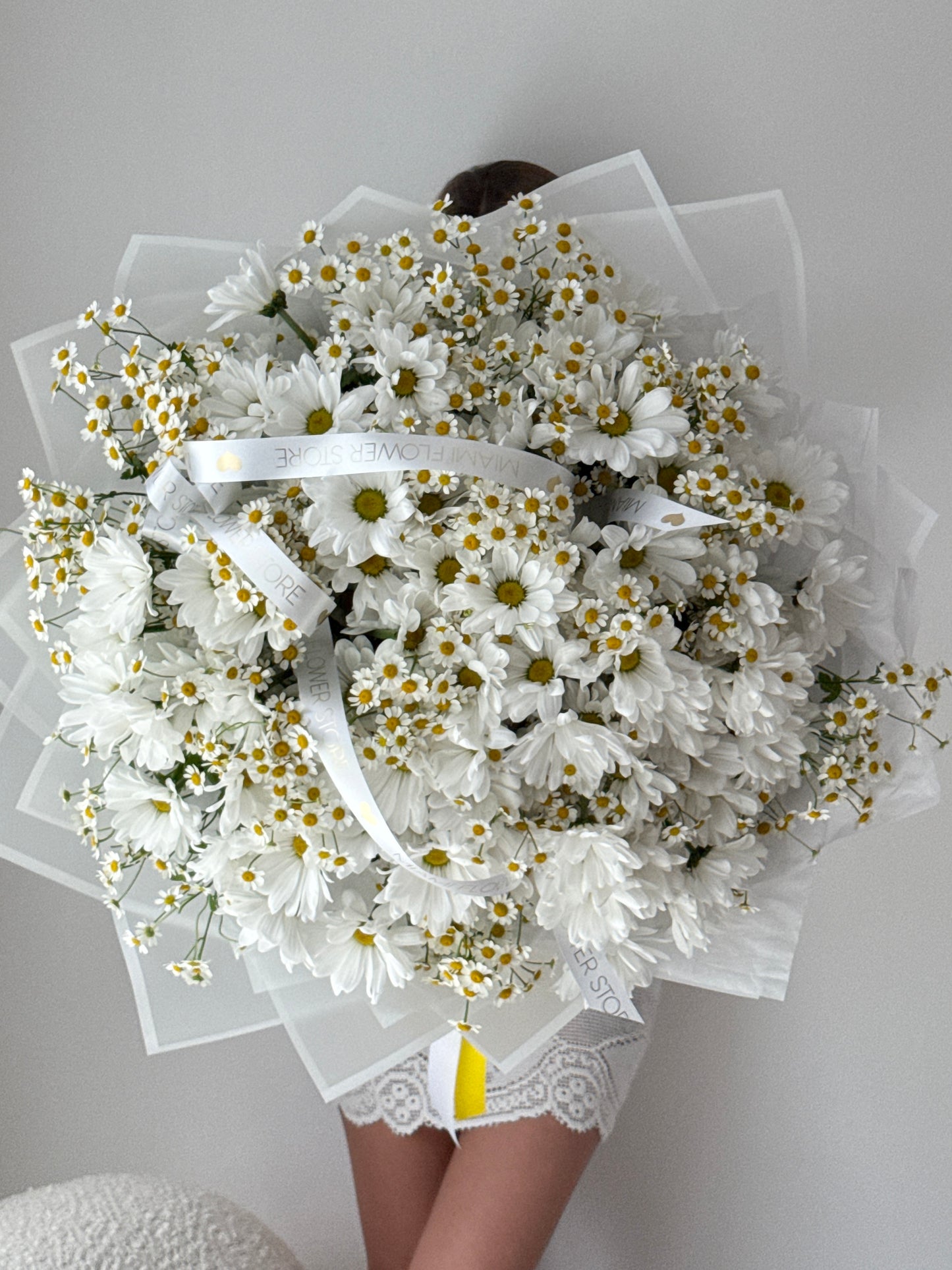 Luxury Daisy Flower Bouquet - Miami Flower Store Same-Day Delivery Fort Lauderdale Brickell Aventura Las Olas Hallendale Beach Hollywood Sunny Isles