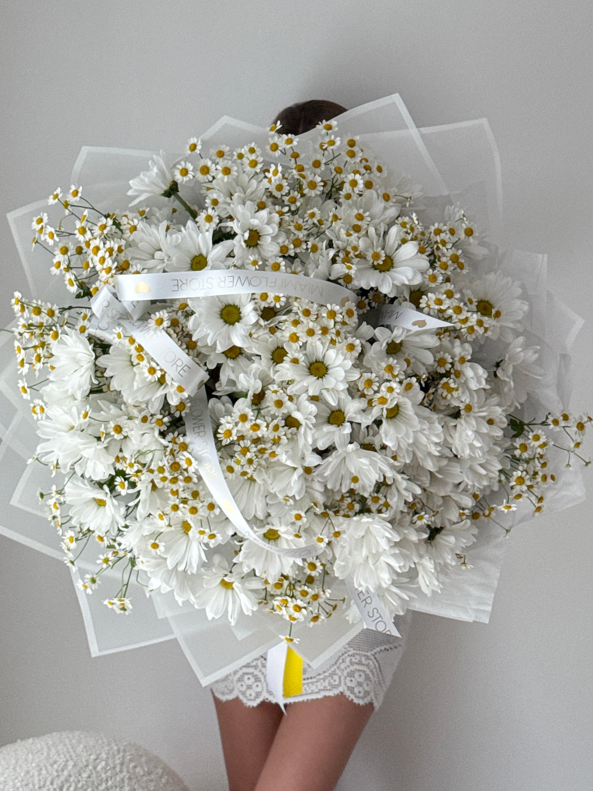 Luxury Daisy Flower Bouquet - Miami Flower Store Same-Day Delivery Fort Lauderdale Brickell Aventura Las Olas Hallendale Beach Hollywood Sunny Isles