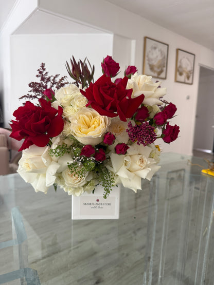 White & Red Table Centerpiece| Flowers For Decor