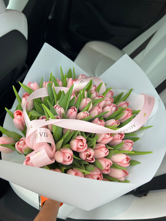 30 / 50 Tulip Flower Bouquet - Miami Flower Store Same-Day Delivery Fort Lauderdale Brickell Aventura Las Olas Hallendale Beach Hollywood Sunny Isles