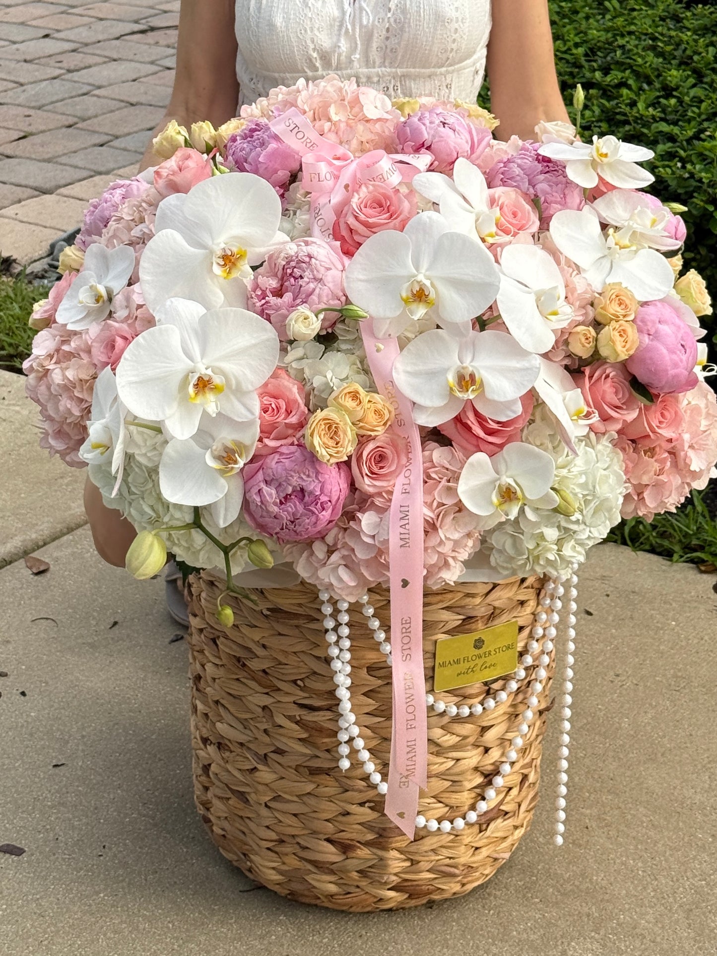 Basket Full Of Hydrangea, Roses, Ranunculus, Orchids - Miami Flower Store Same-Day Delivery Fort Lauderdale Brickell Aventura Las Olas Hallendale Beach Hollywood Sunny Isles