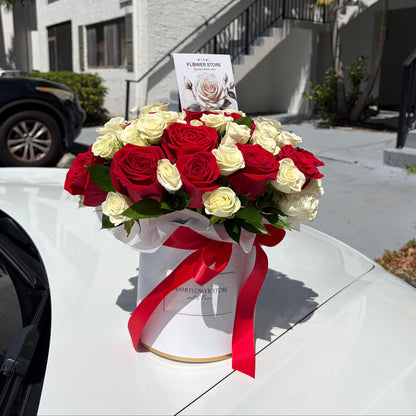 White And Red Roses In A Flower Box - Miami Flower Store Same-Day Delivery Fort Lauderdale Brickell Aventura Las Olas Hallendale Beach Hollywood Sunny Isles