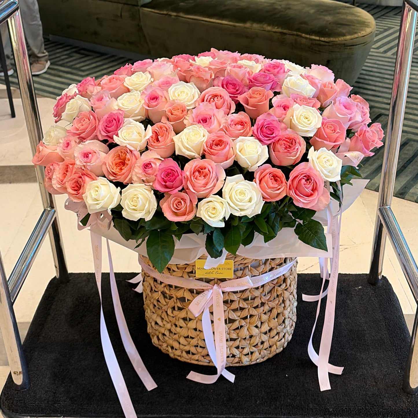 100 Pink & White Roses Bouquet In A Basket - Miami Flower Store Same-Day Delivery Fort Lauderdale Brickell Aventura Las Olas Hallendale Beach Hollywood Sunny Isles