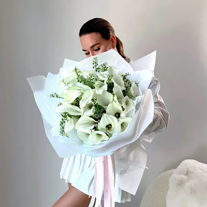 white calla lily flower images Elegant 30 White Calla Lilies Bouquet