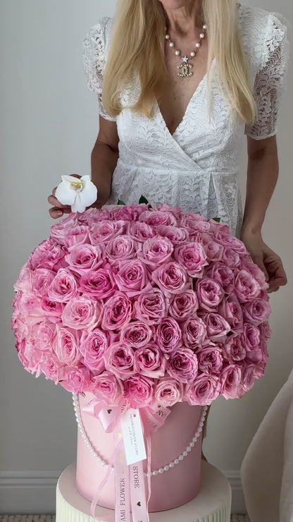 100 Classic Pink Rose Flower Bouquet In A Box