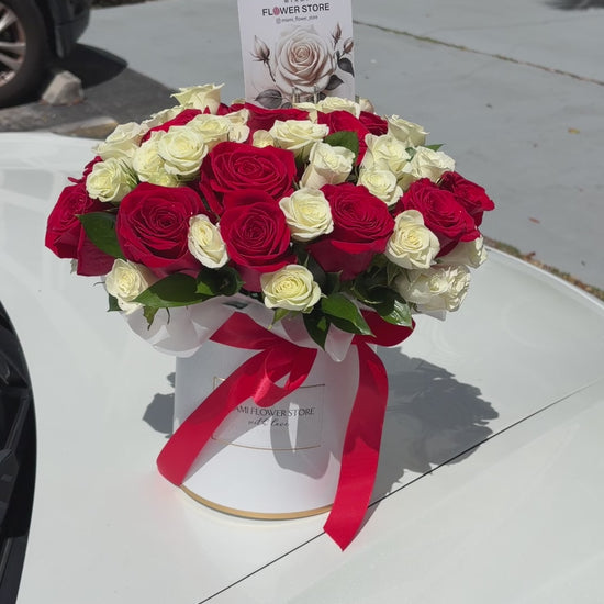 White And Red Roses In A Flower Box - Miami Flower Store Same-Day Delivery Fort Lauderdale Brickell Aventura Las Olas Hallendale Beach Hollywood Sunny Isles
